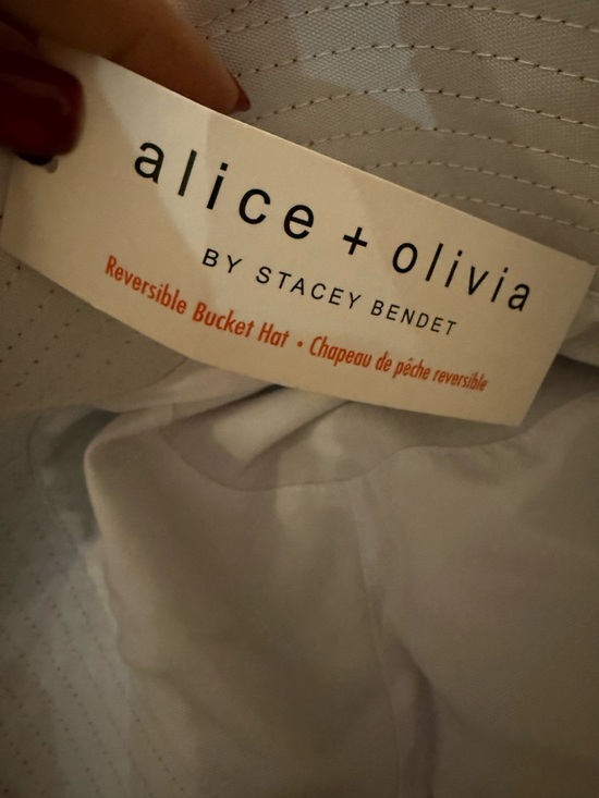 Alice + Olivia Black Daisy Print Reversible Bucket Hat NWT - Picture 4 of 5